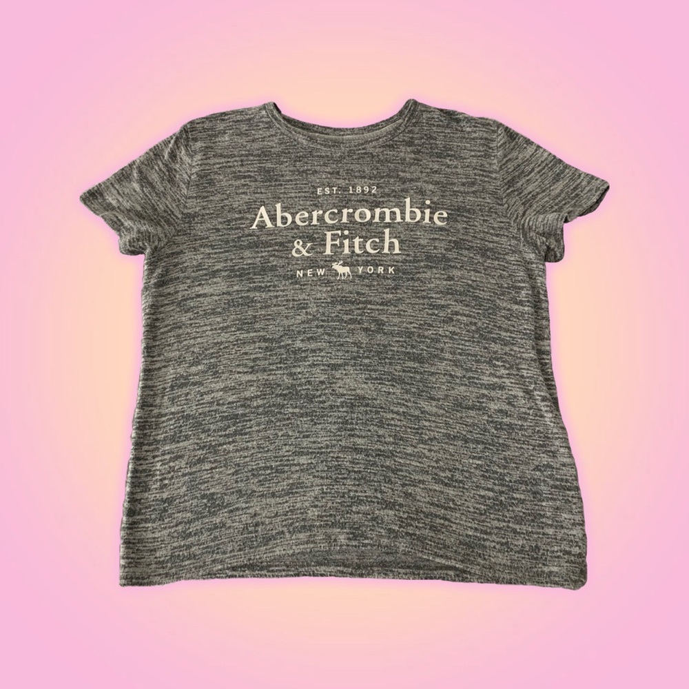 SOLD | ⭐️ Gray Abercrombie and Fitch Shirt ⭐️